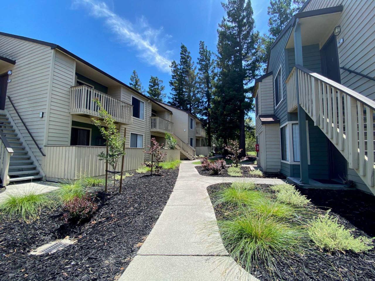 Brookside Apartment Homes Image 9