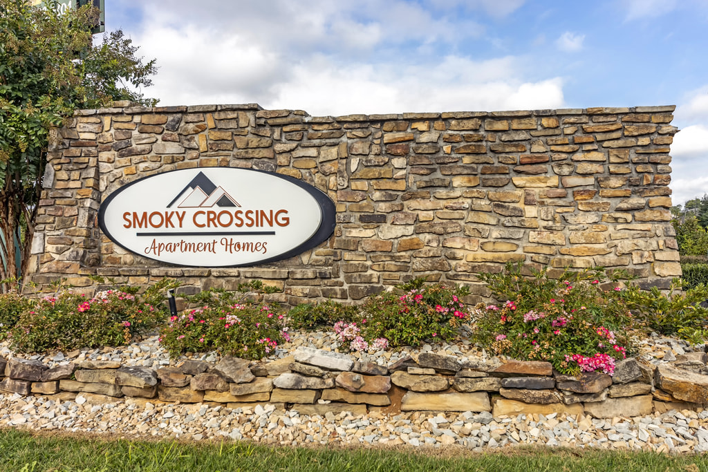 Smoky Crossing Apartment Homes Image 6