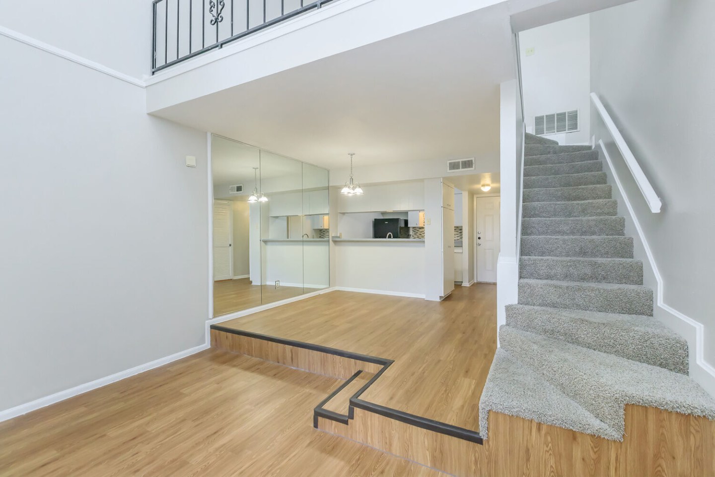 New England Village Apartments Image 34