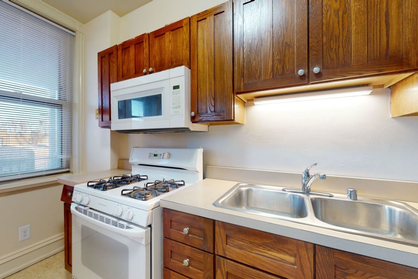 5623 S. Dorchester Image 3
