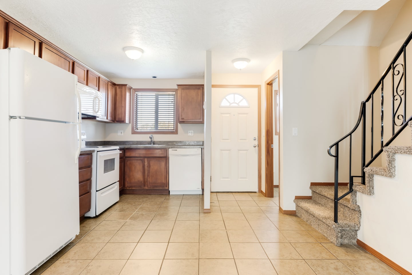 Townhouse Village Apartments Image 10