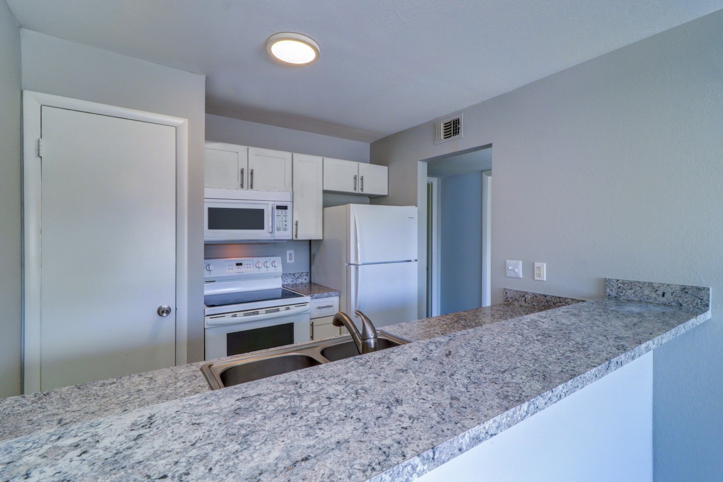 The River Pointe Image 23