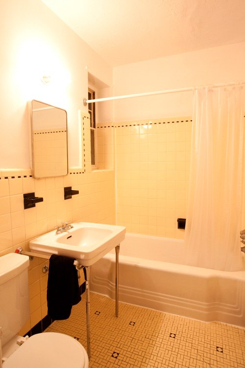 Parkway Manor  Image 8