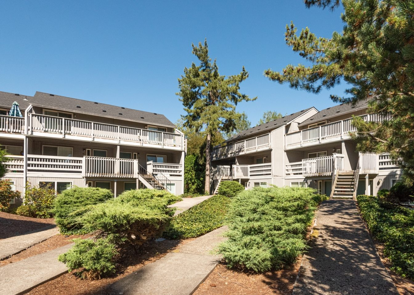 Hallmark Apartments Image 7
