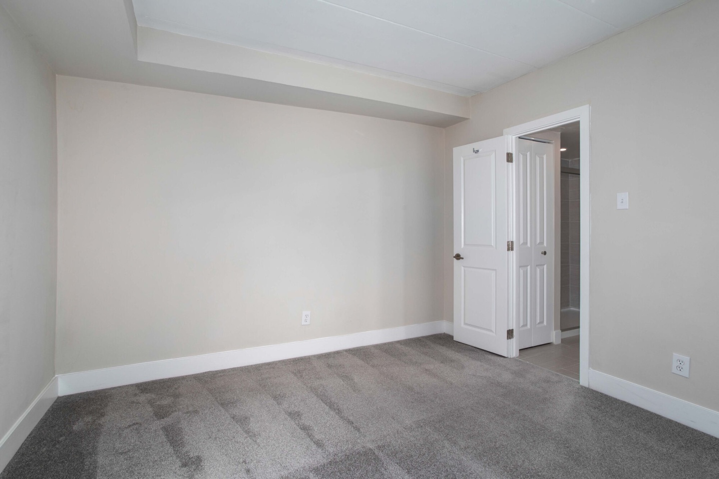 Lion's Gate Apartments Image 22