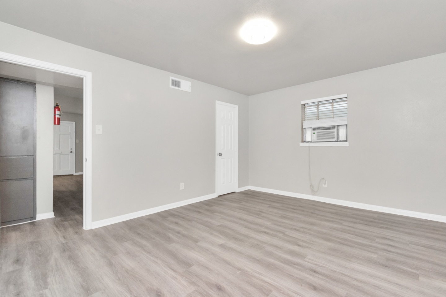 Post Oak Apartment Image 5