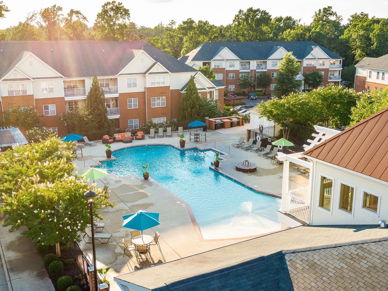 White Oak Luxury Apartments Image 3