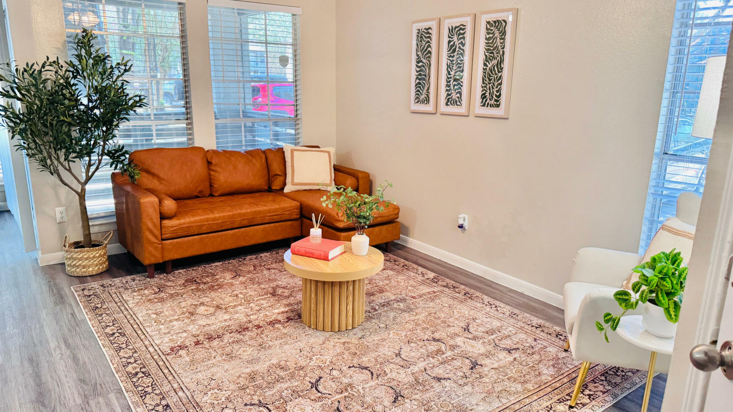 Oak Bend Place Image 11