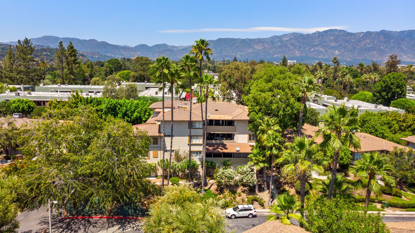 Orange Grove Circle Image 1