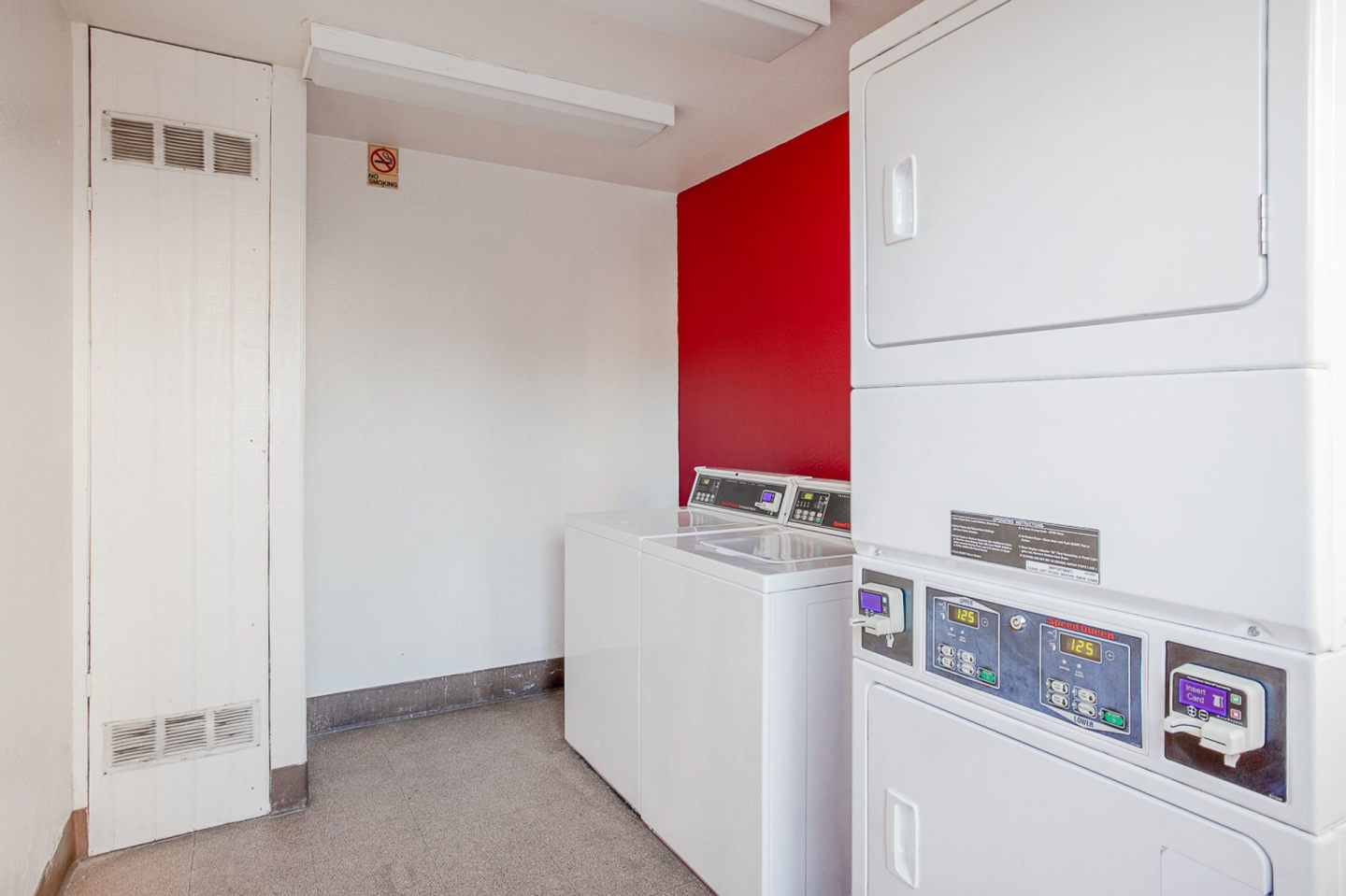 Lakewood Manor Image 32