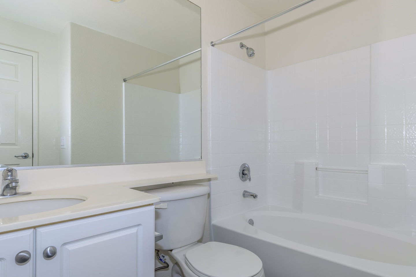 Laurel Glen Apartment Homes Image 3