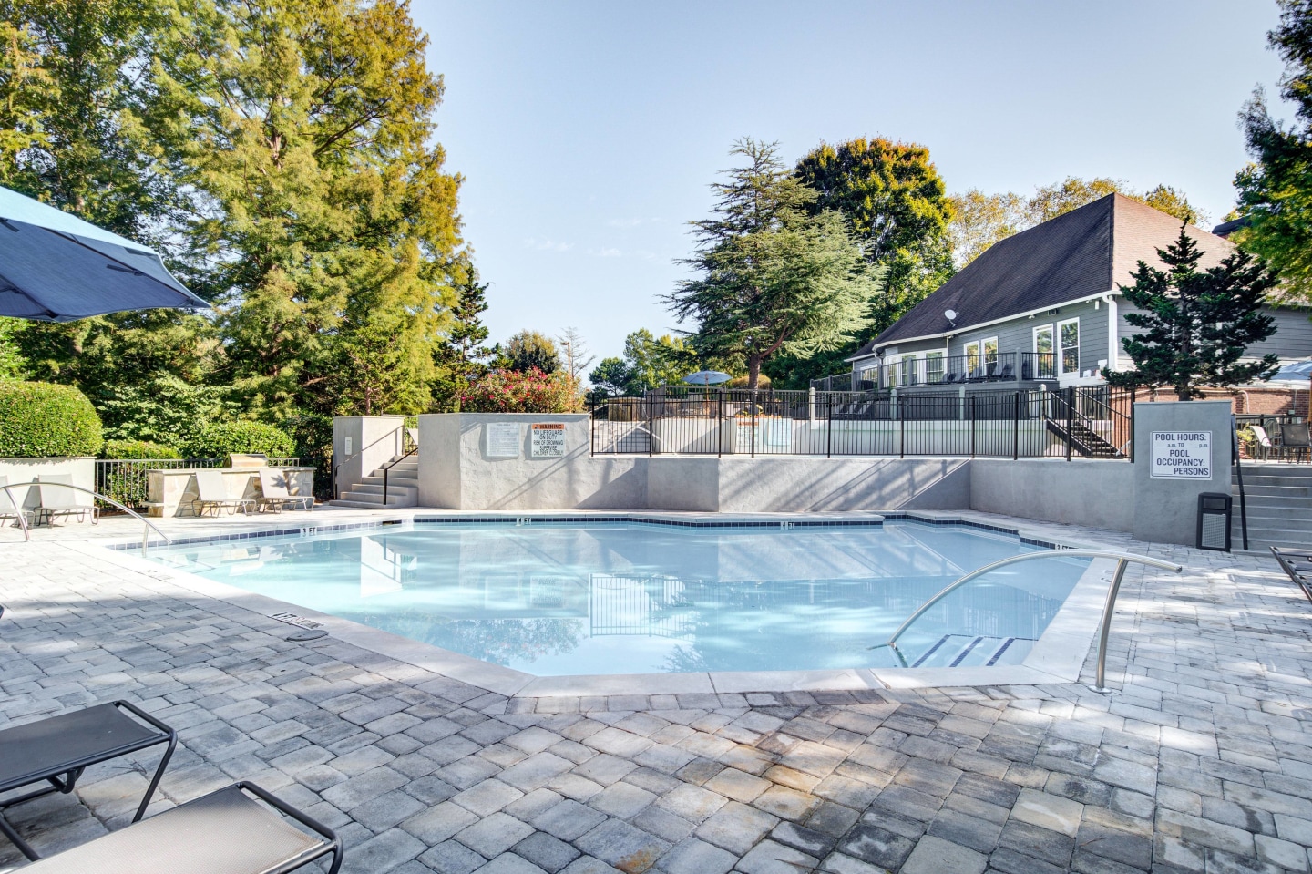 The 1800 at Barrett Lakes Apartments Image 12