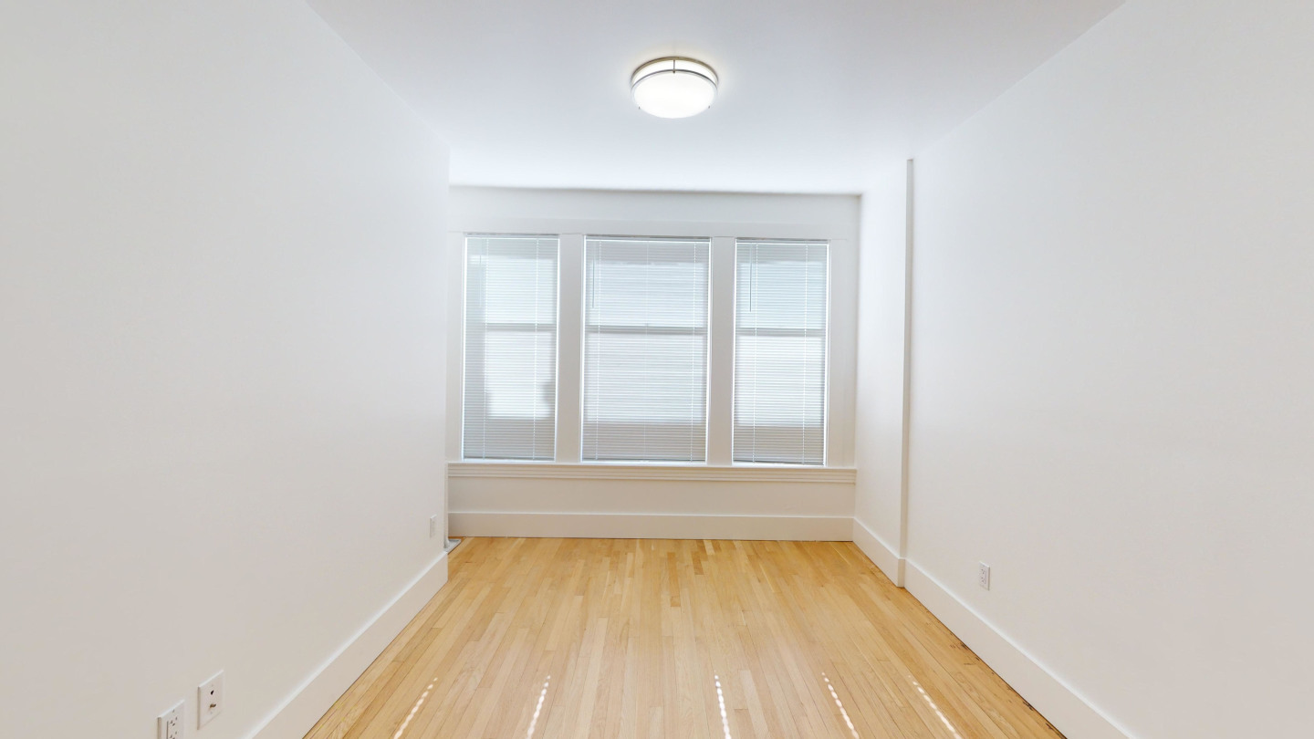 720 Jones Street Image 25