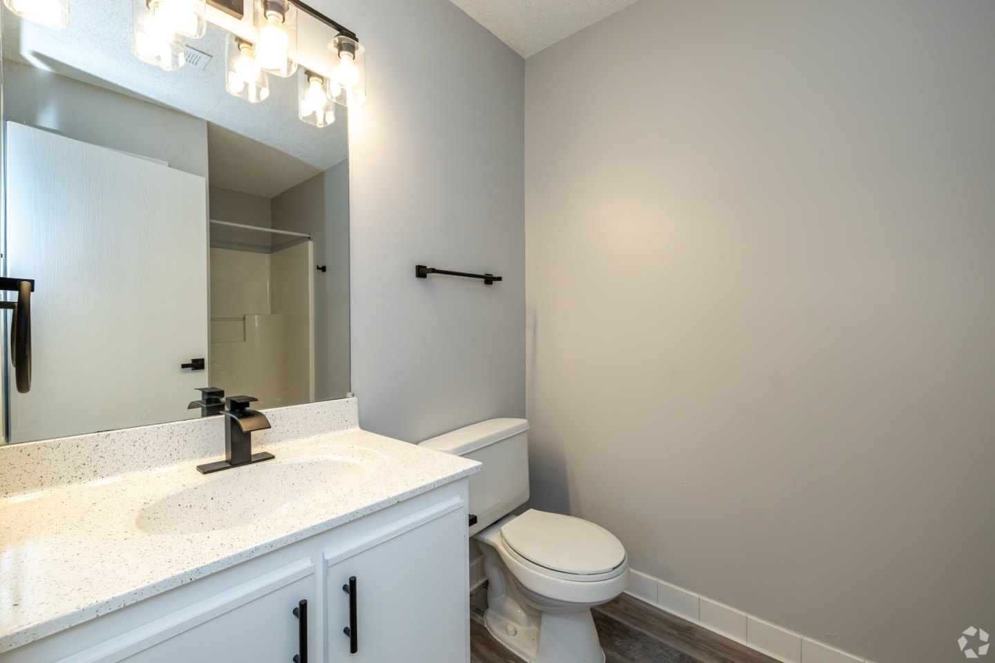 The Landings at Steele Creek Apartments Image 13