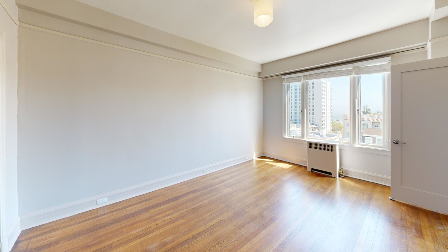 2677 Larkin - Furnished Image 5