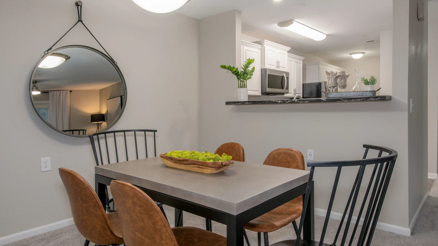 Lenox West Luxury Apartments Image 7