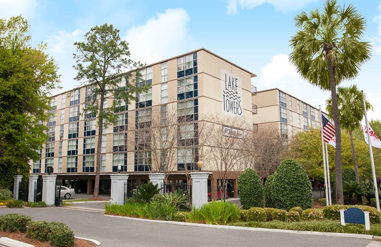 Lake Towers Apartments Image 11