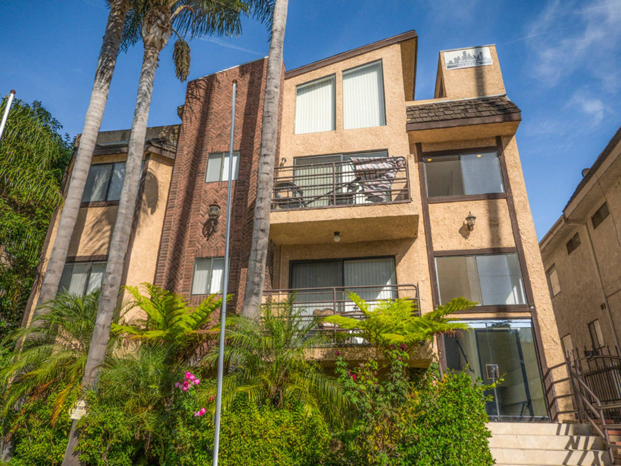 4420 Fulton Ave. Image 2