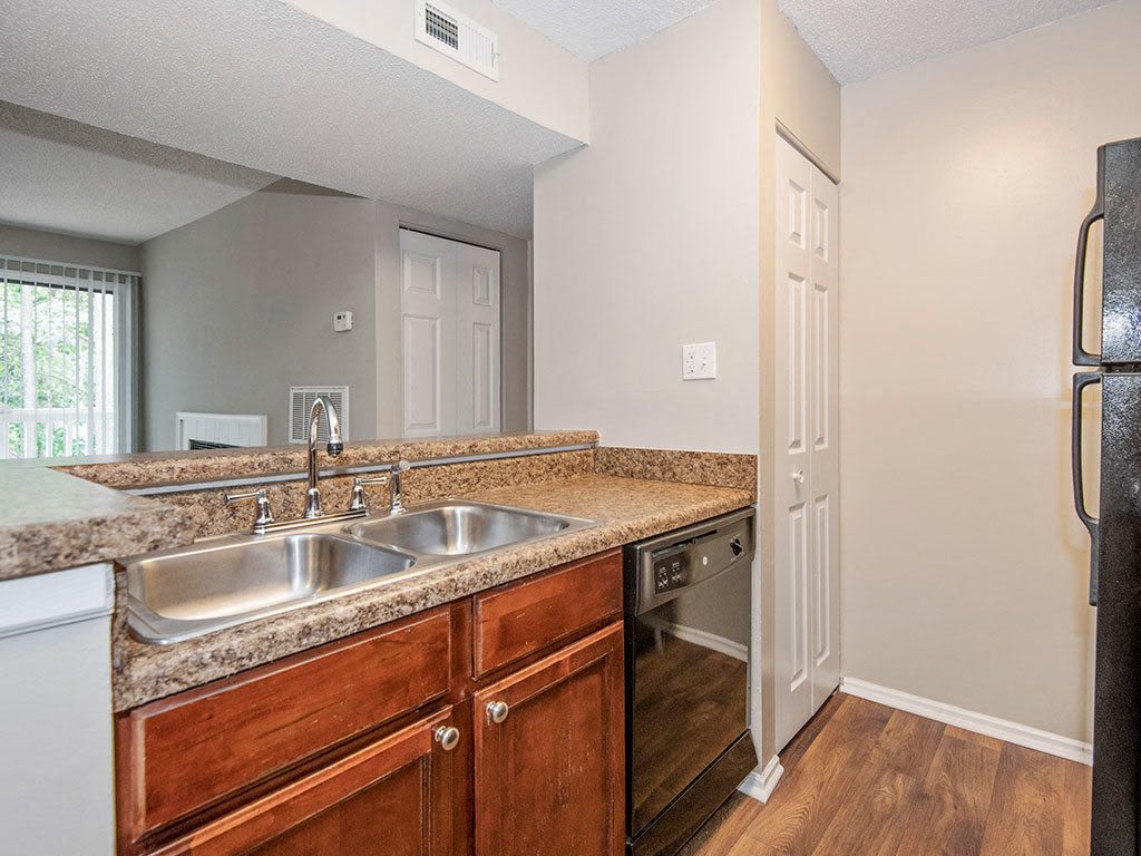 Sommerset Place Apartments Image 18