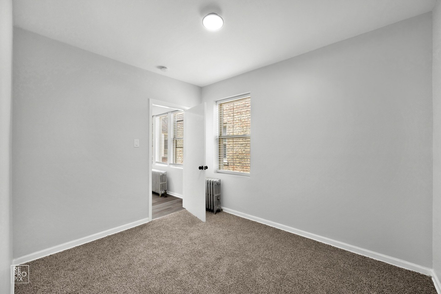 5952-58 W Superior Image 16