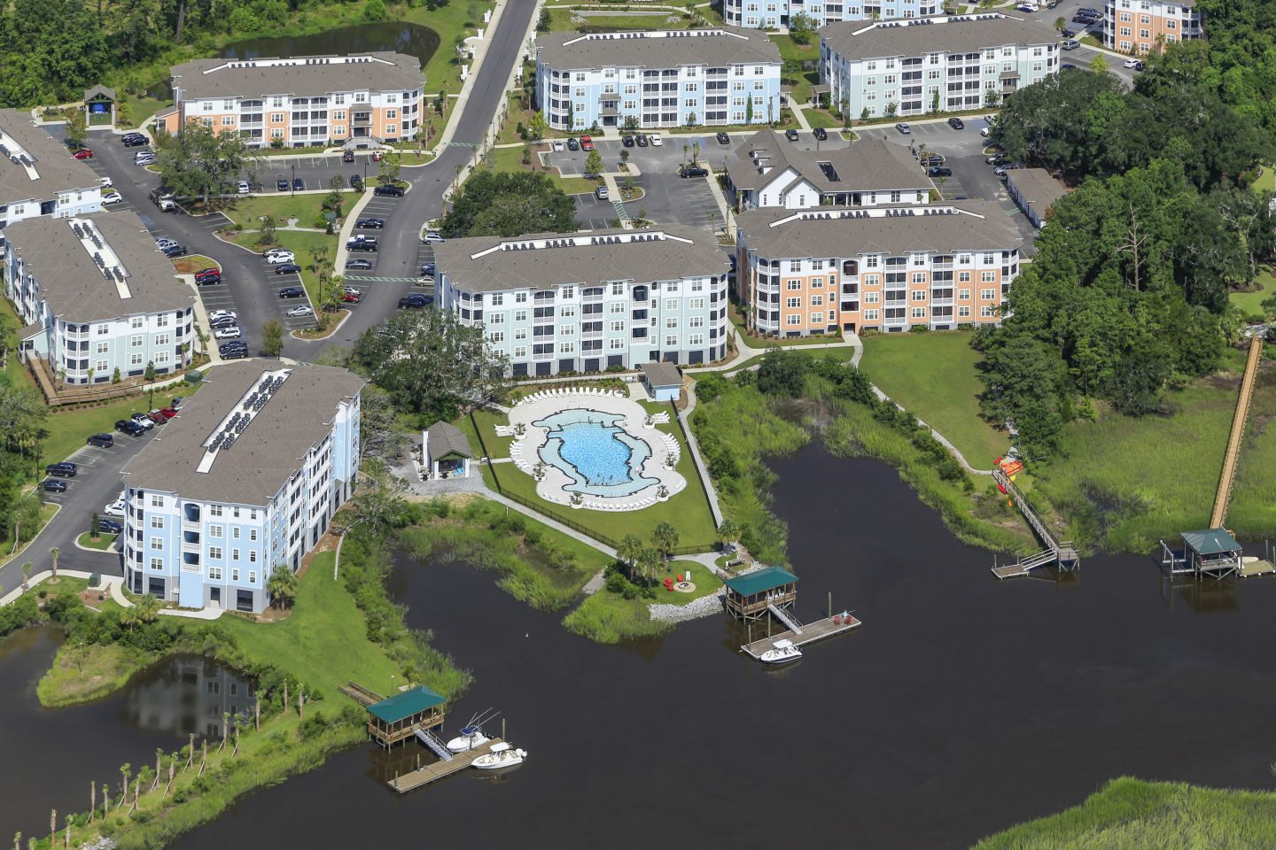 Sweetwater Waterfront Apartment Homes Image 5