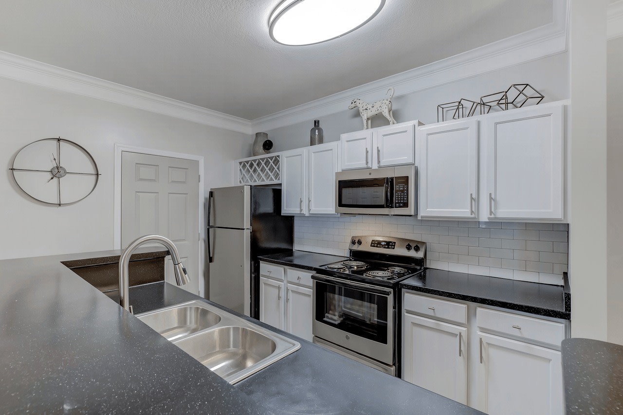 Lakeside at Town Center Apartments Image 13