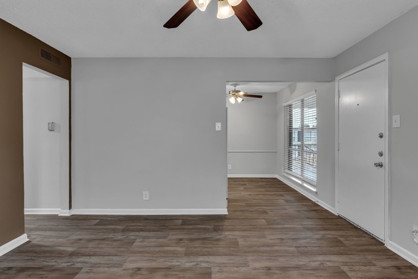 Glen Oaks Apartments Image 16