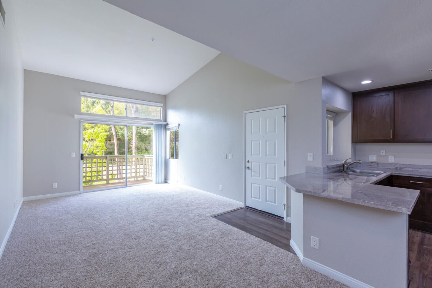Elan Overlook Laguna Apartments Image 4