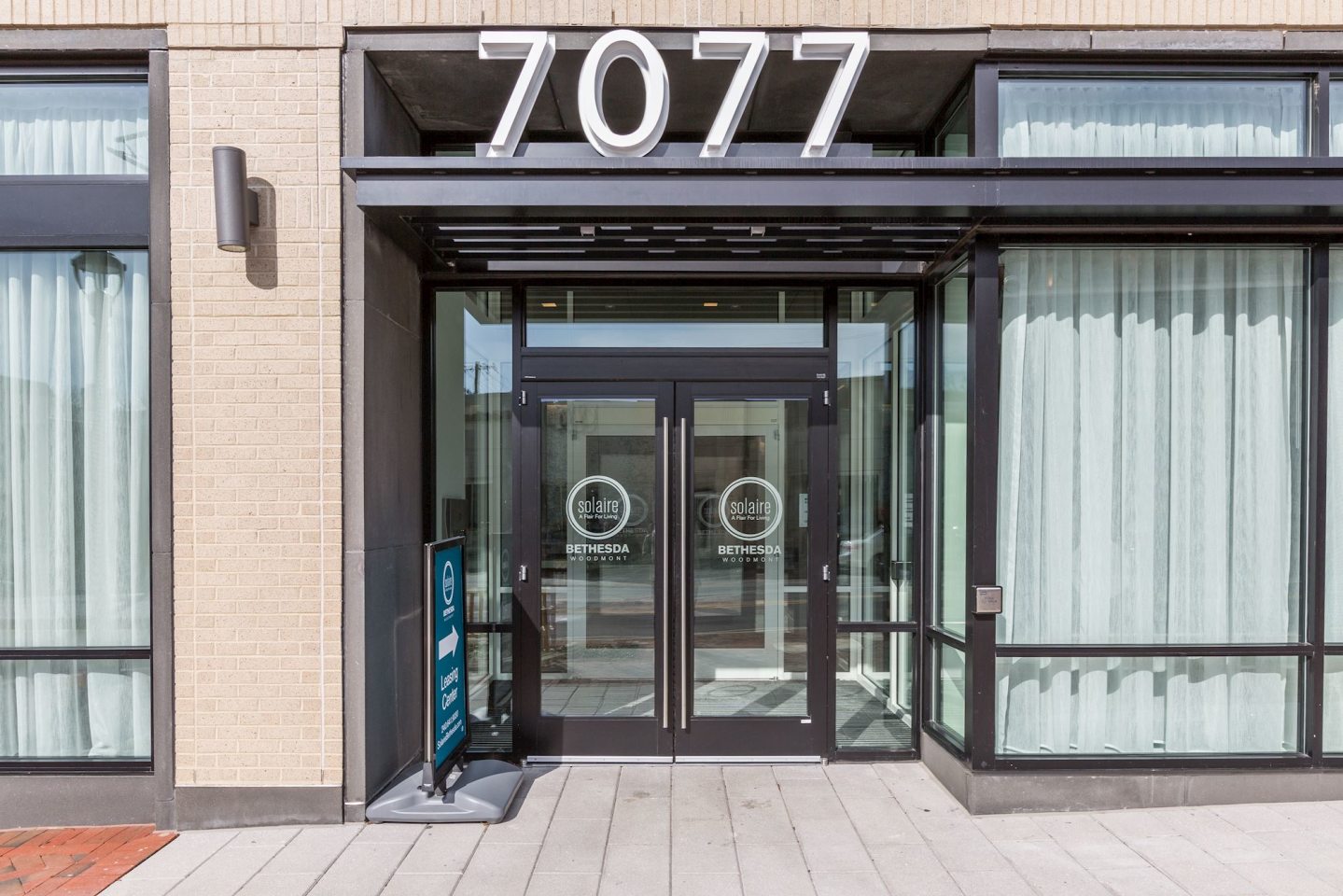 Solaire 7077 Woodmont Image 3