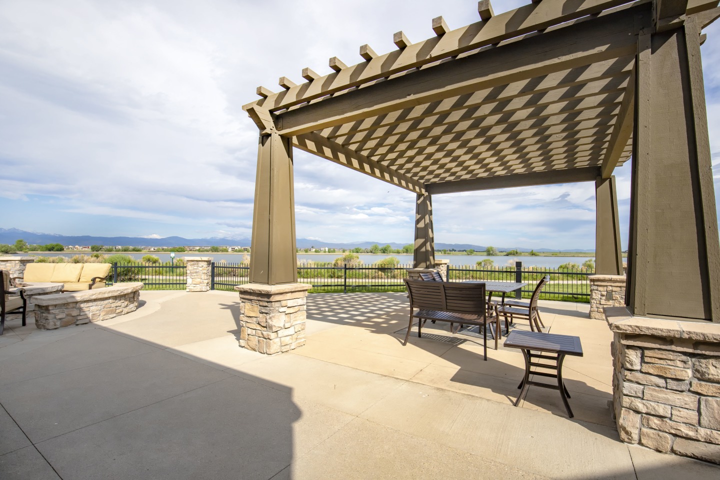 Lake Vista Apartment Homes Image 9