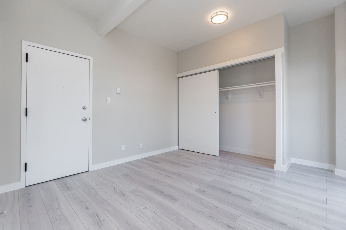 2385 Folsom Image 8