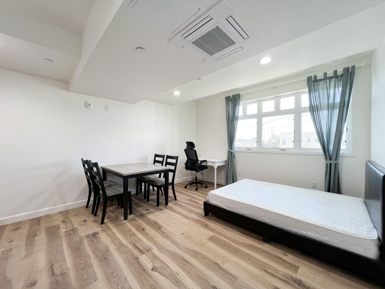 2600 S Catalina Street - Co-Living Image 50