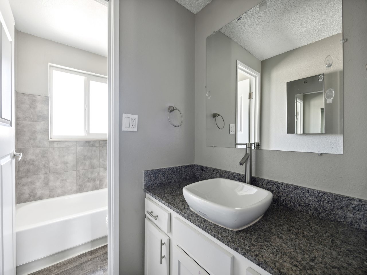 Newport Square Apartments Image 51