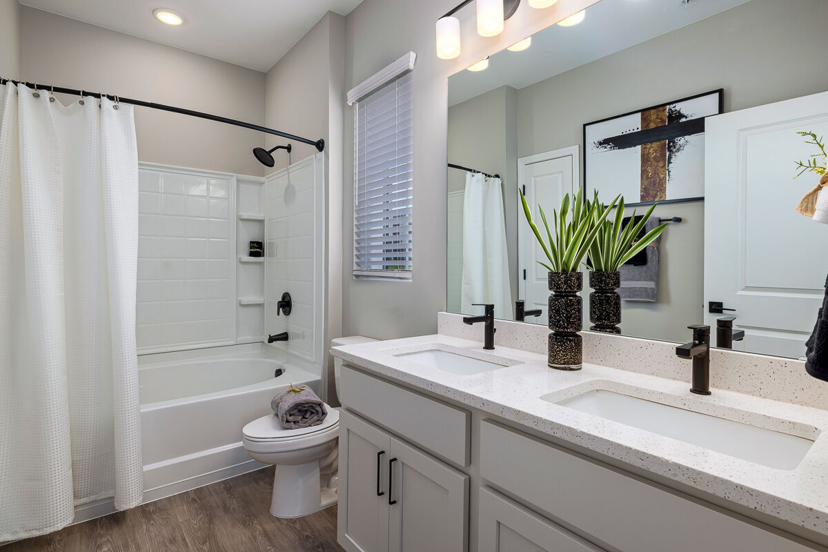River Oaks Landing Image 31