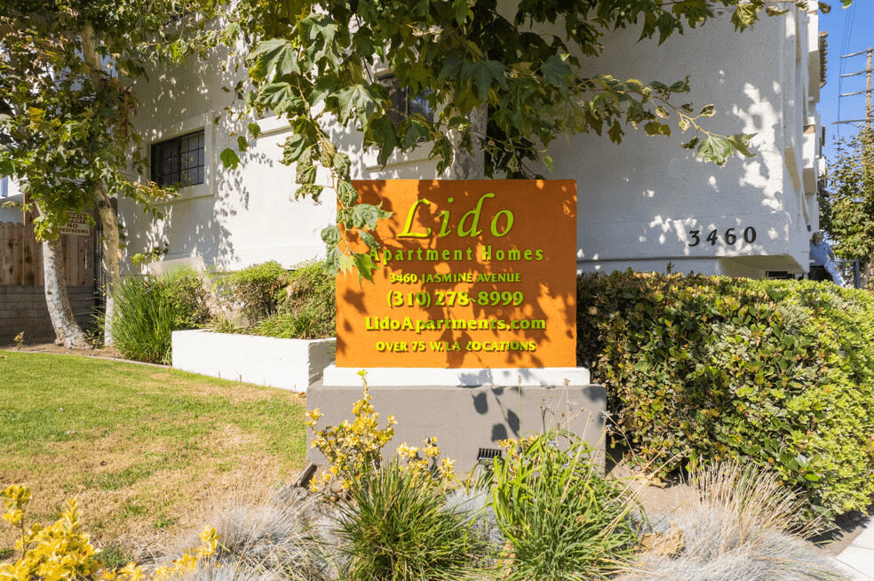 3460 Jasmine Avenue Image 6