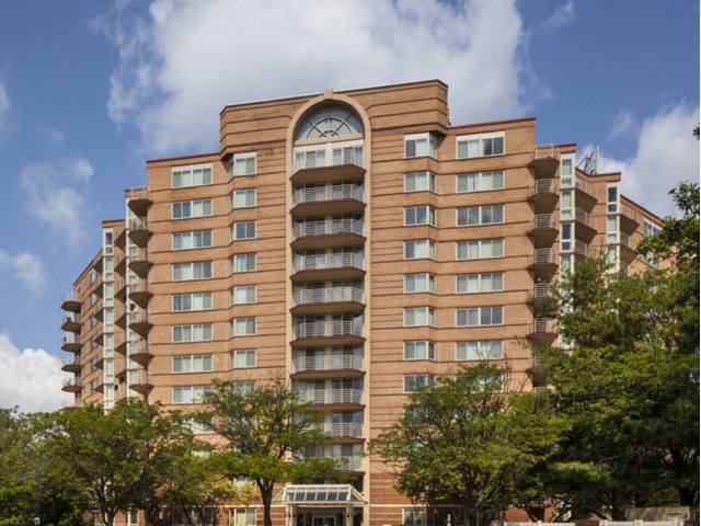 Lake Arbor Towers Image 16
