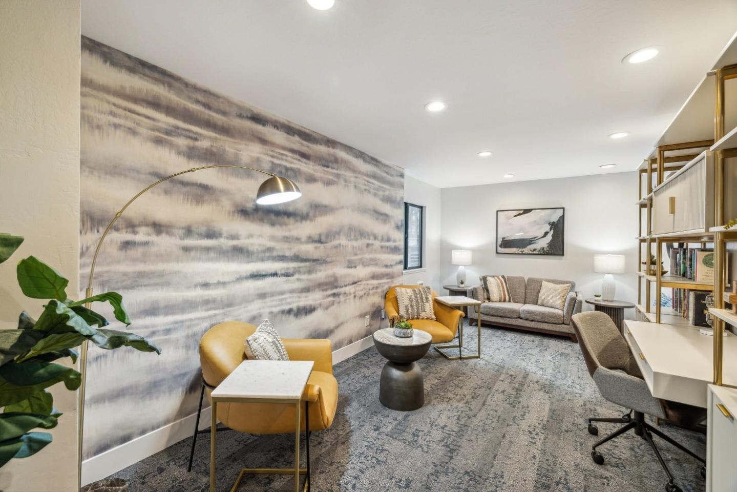 Harbor Point Waterfront Apartments Image 38