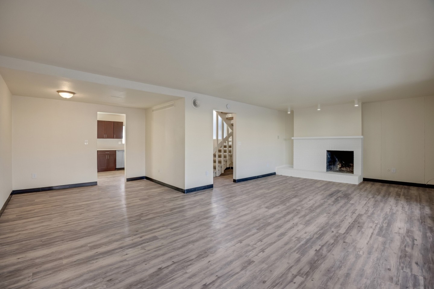 Broadridge Flats and Townhomes Image 8