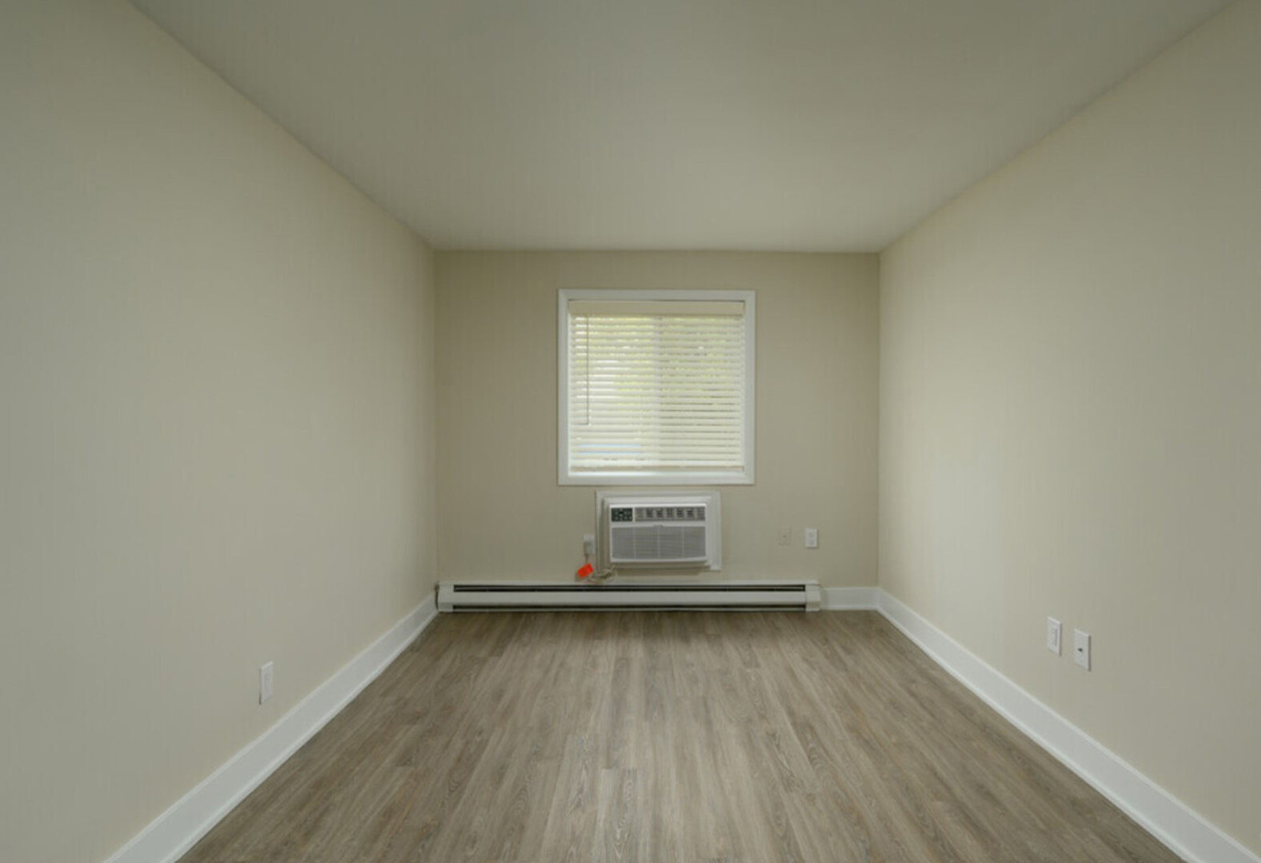 North Lane Apartments Image 15