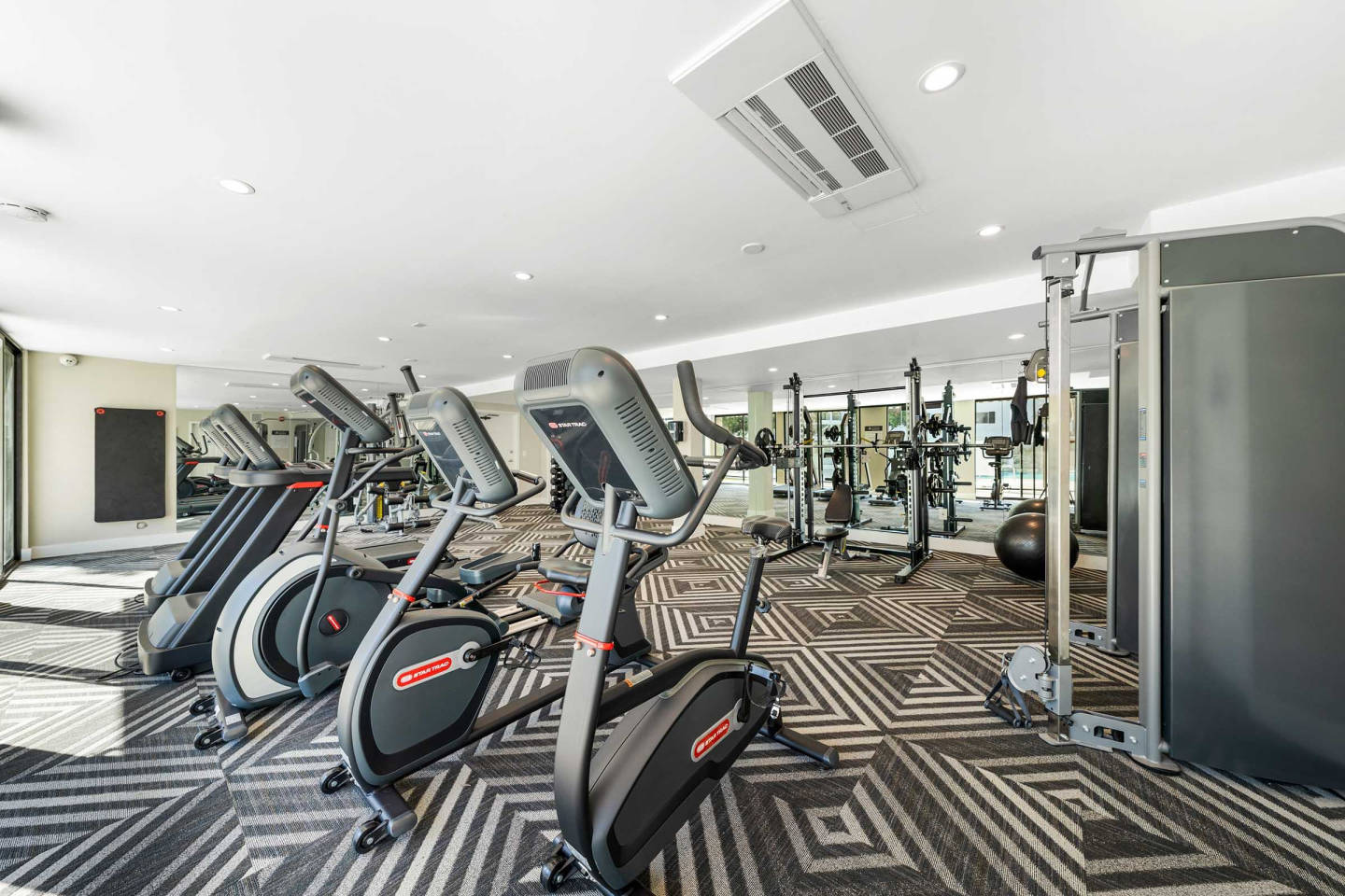 Summerview Beach Resort Luxury Apartments Image 36