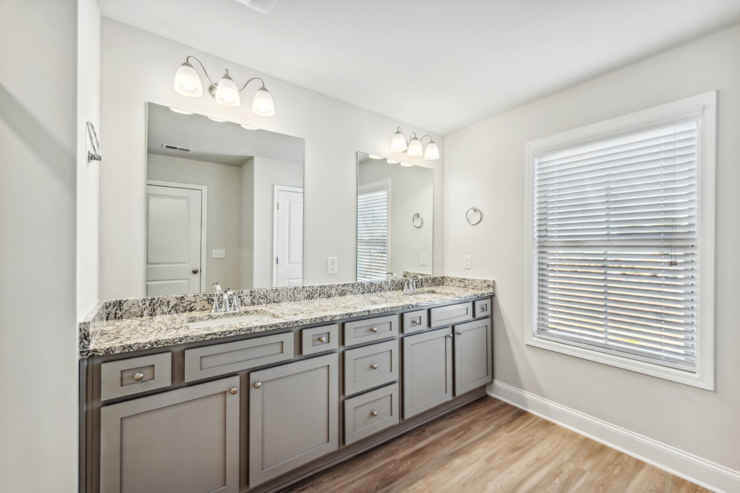 Parkwood Terrace Image 32