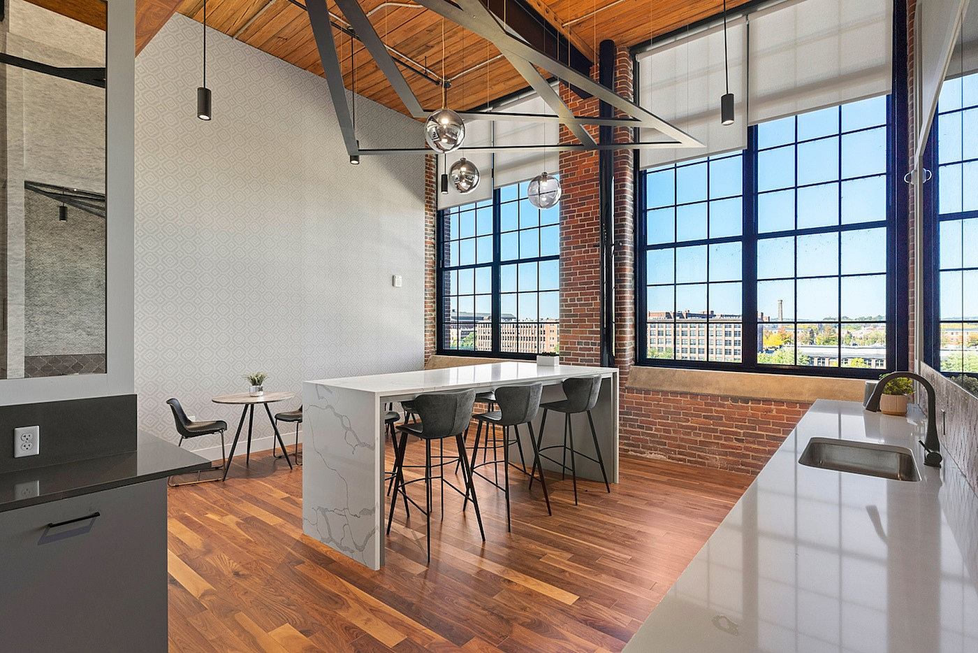 Riverwalk Lofts Image 7
