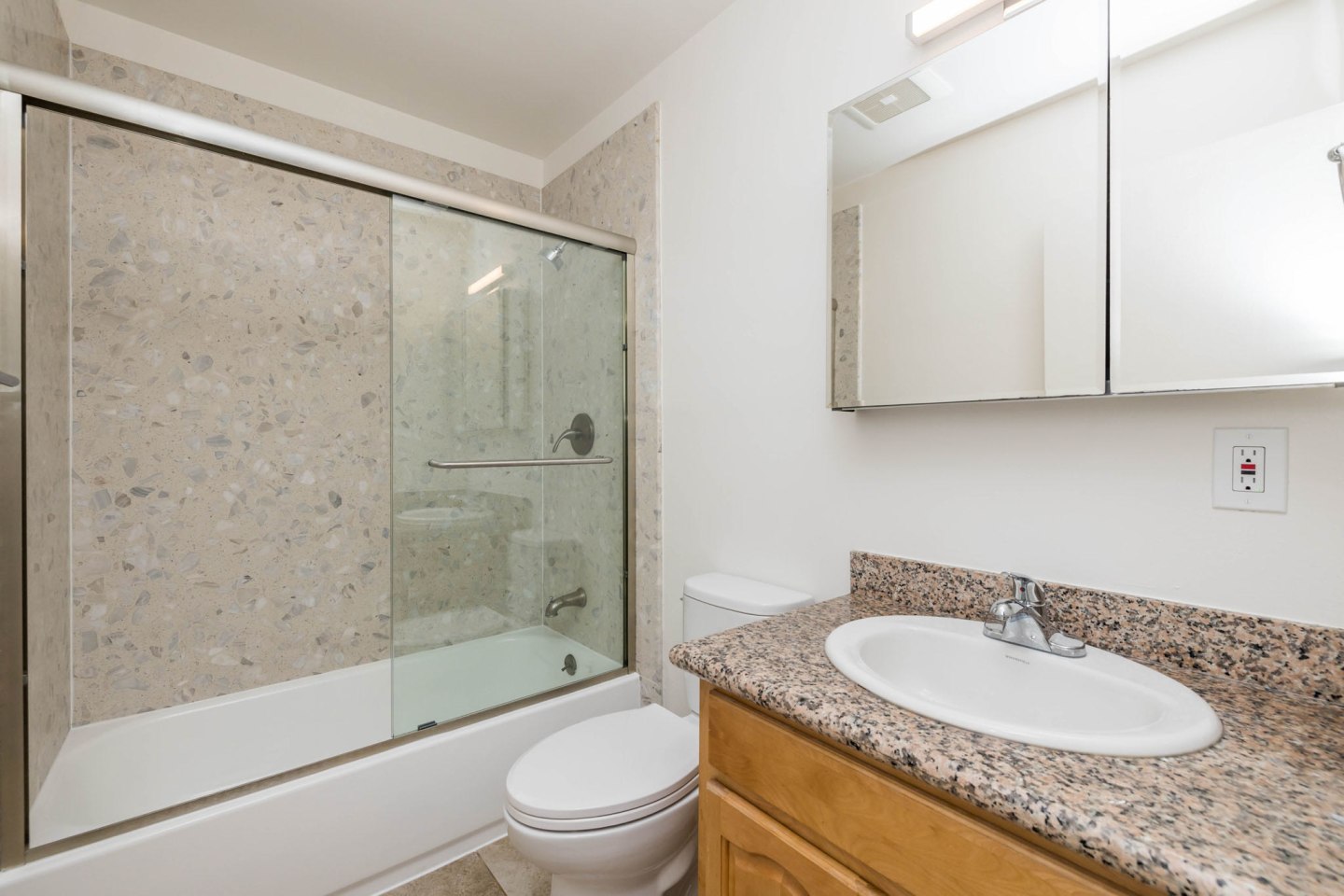 276 Adams Street Image 8