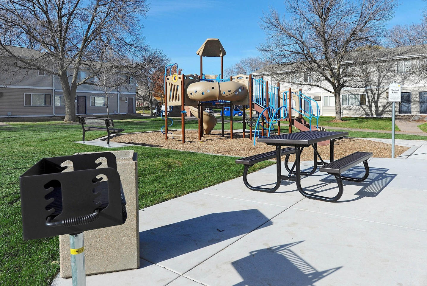 Lonnie Adkins Court Image 5