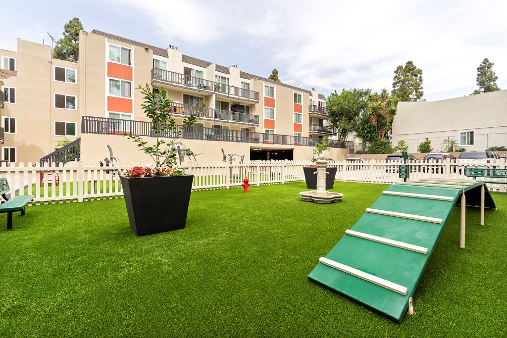 Parkway Plaza Apartments Image 33