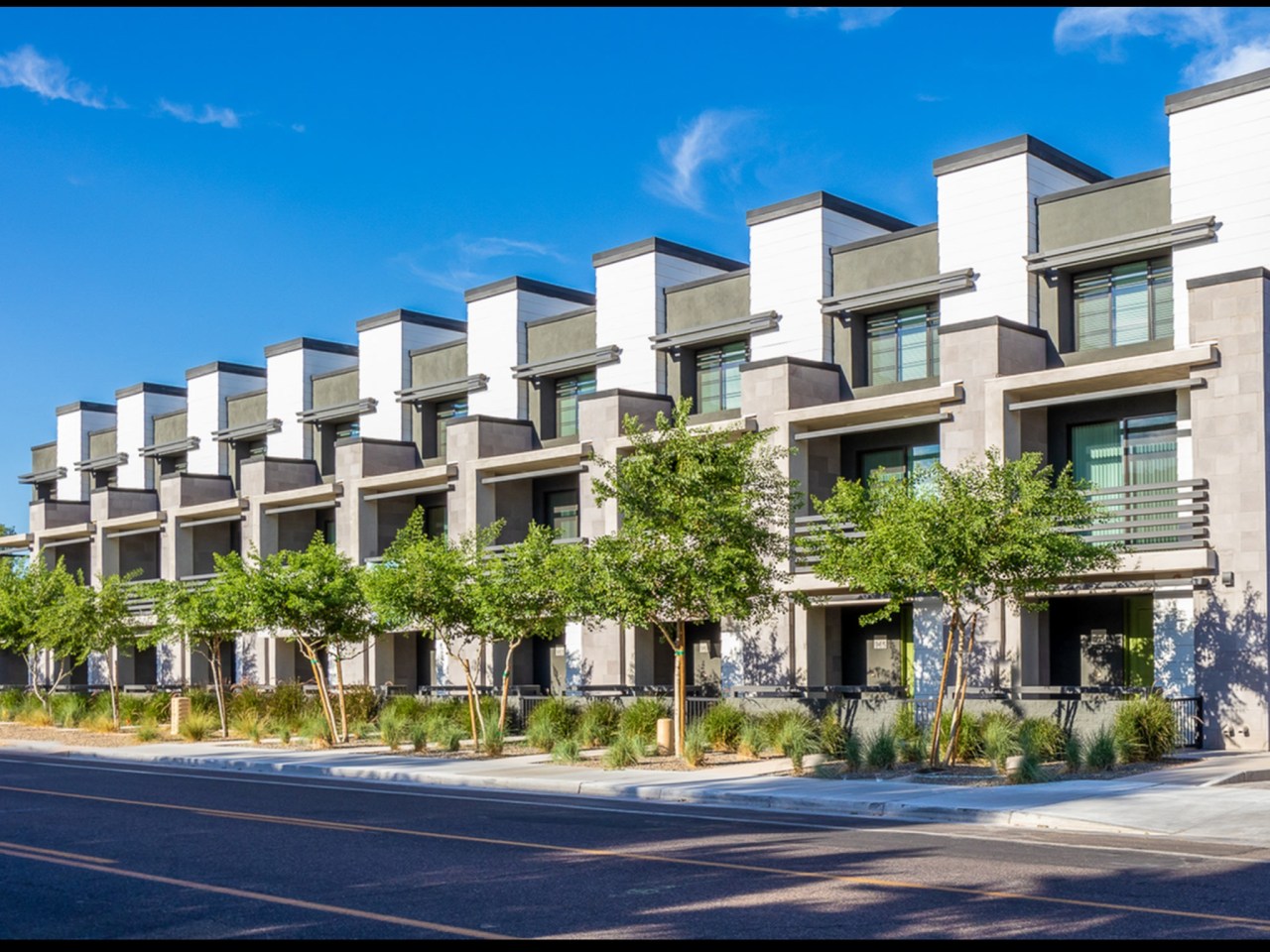 The Hardy Tempe Townhome Living Image 14