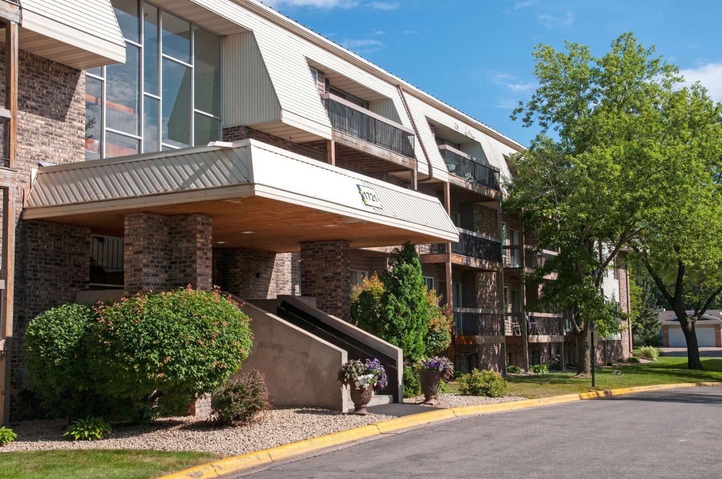 Burnsville Parkway Apartments Image 13