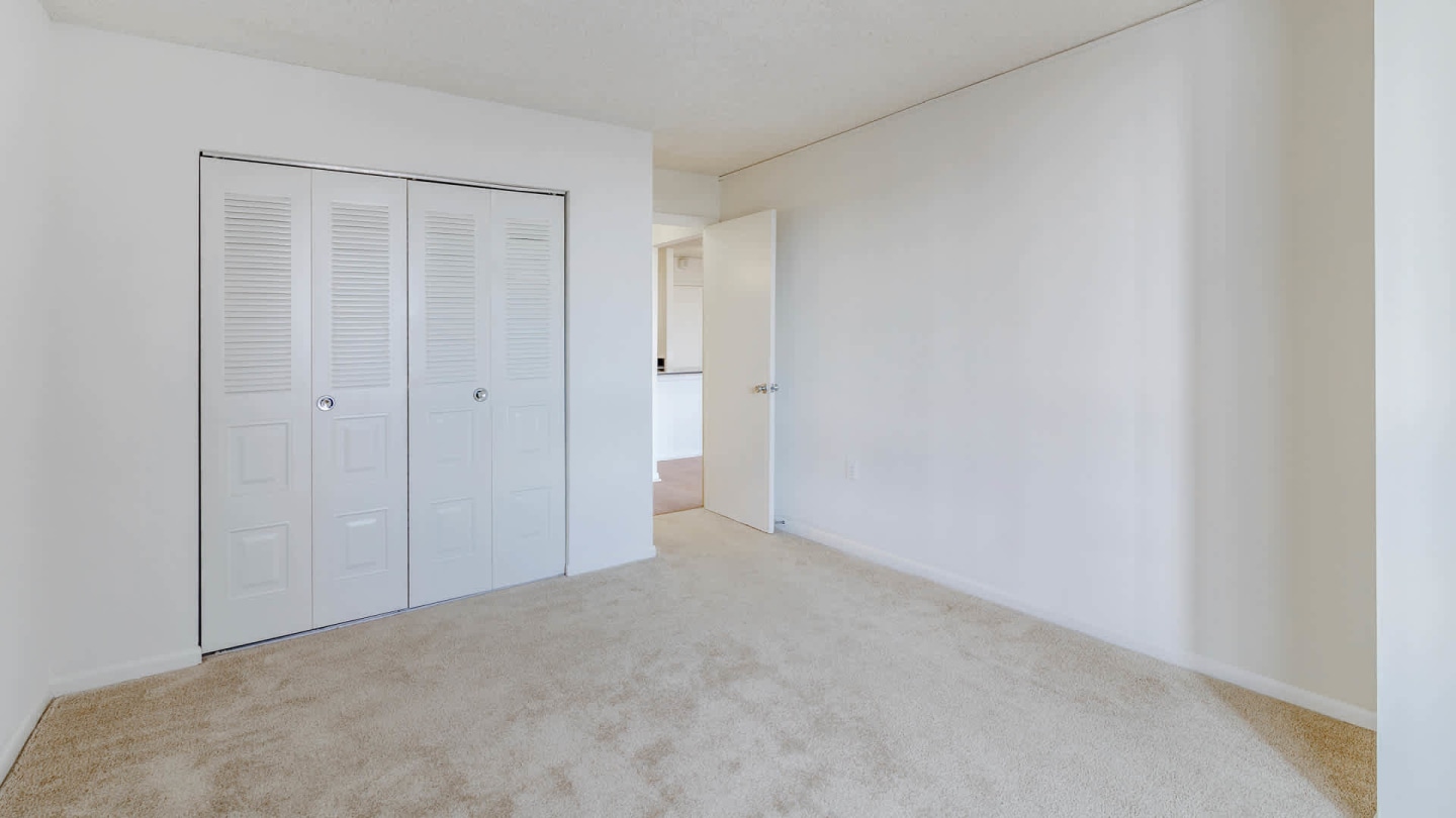 Connecticut Heights Image 46