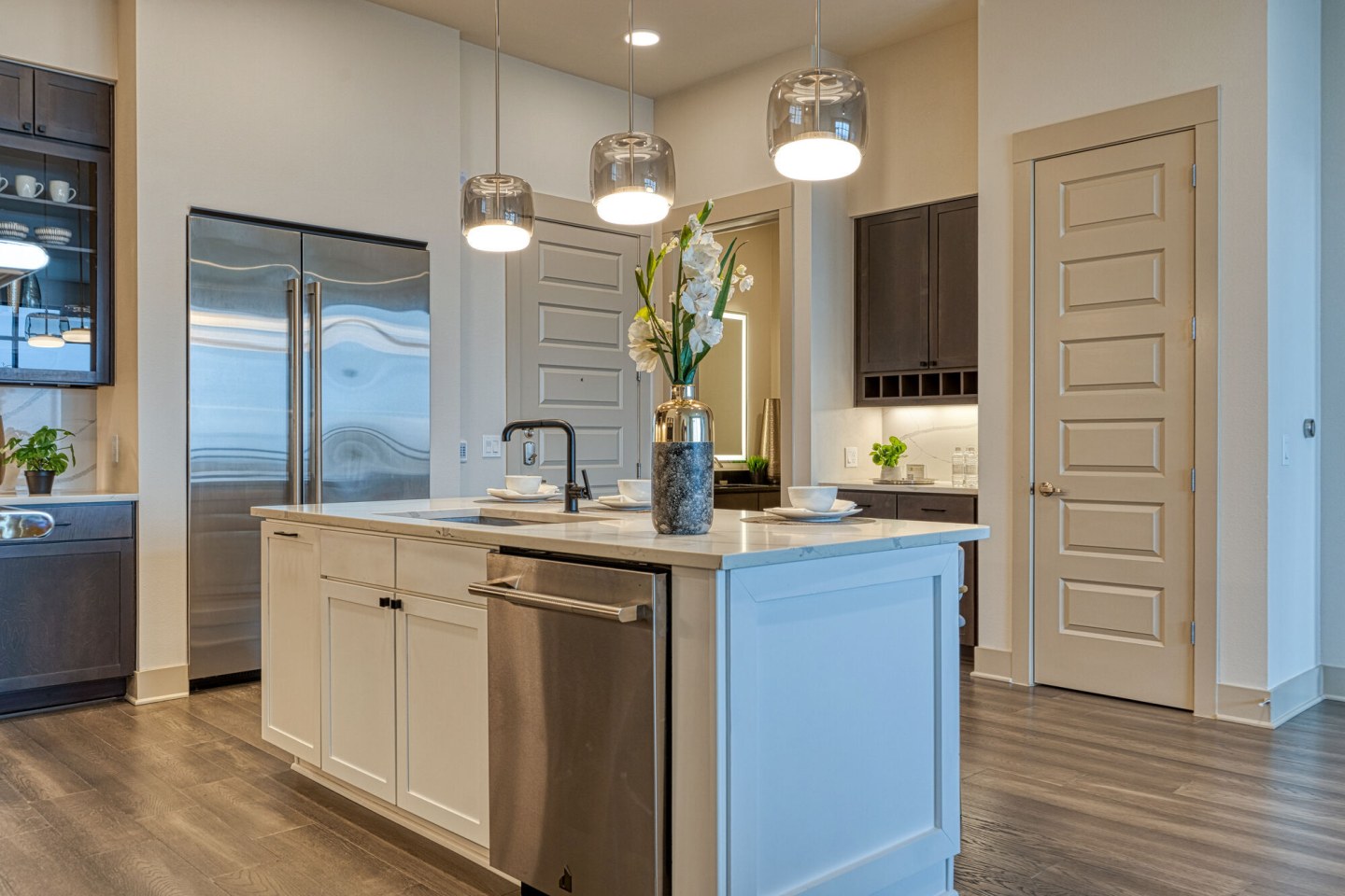 Residences at The Grove Image 22