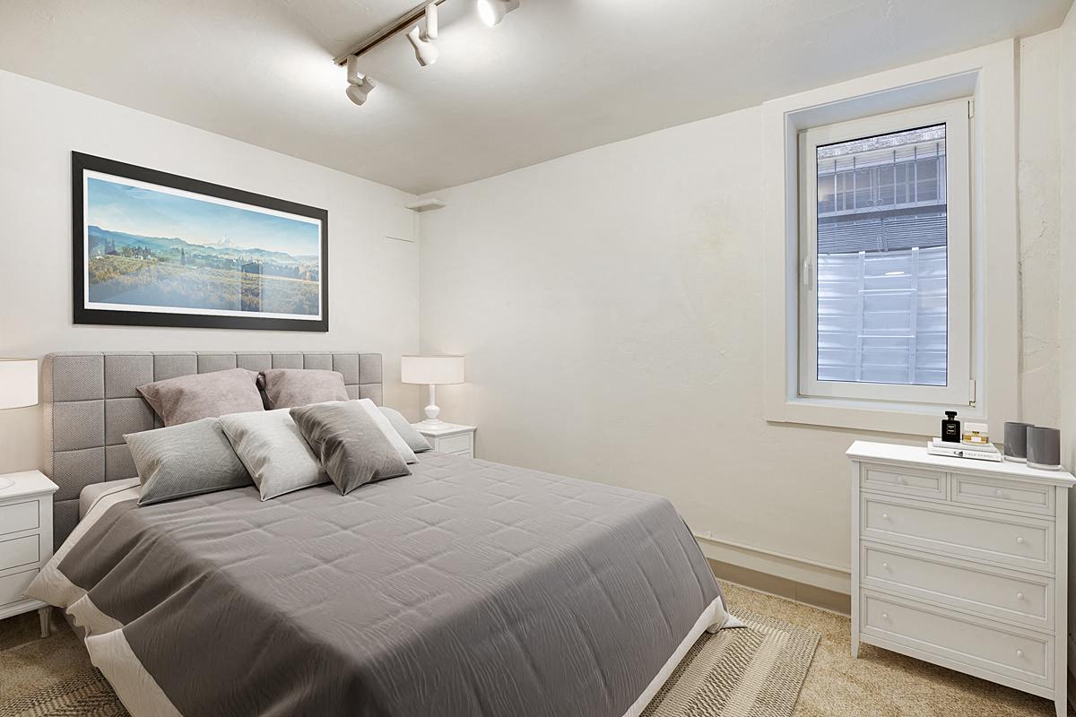 1230 Pearl Image 3